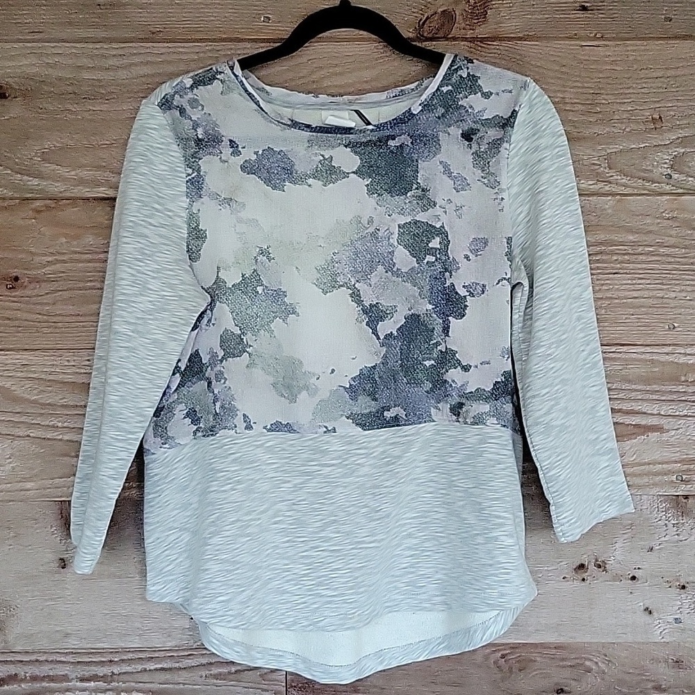 Akemi + Kin Anthropologie Size Small Gray Abstract Watercolor Top